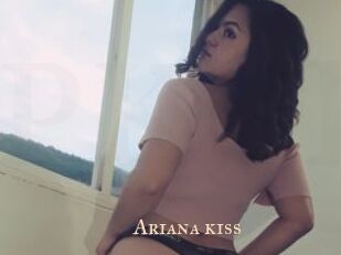 Ariana_kiss