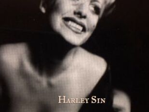 Harley_Sin Pink Center Fold