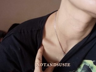 kotandsusie Pink Center Fold