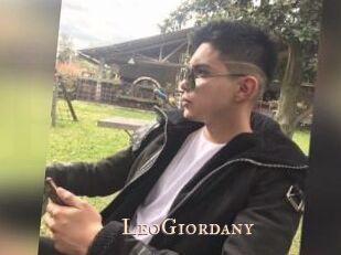 LeoGiordany Pink Center Fold
