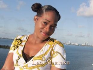 Lexi_Martine Pink Center Fold