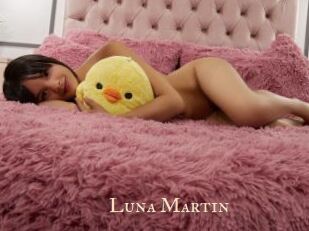 Luna_Martin