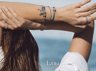 lyra Pink Center Fold