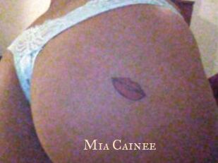 Mia_Cainee