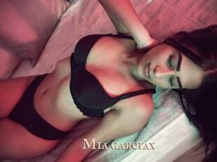 mia_garciax Pink Center Fold