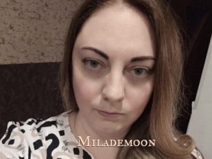 milademoon Pink Center Fold