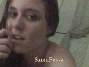 Sadie_Freya Pink Center Fold