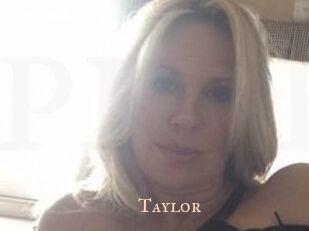 _Taylor Pink Center Fold
